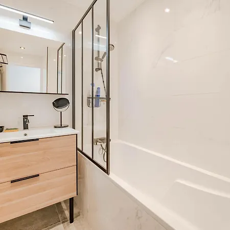Апартаменты Renove Avec Clim Et Cuisine Equipee A - Fr-1-472a-299 *